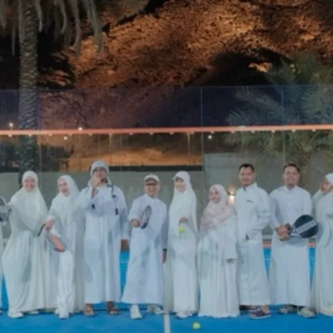 TEMENAN (tennis maem makan)