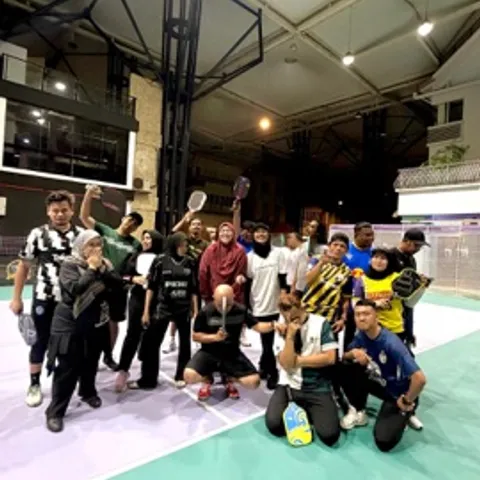 Geng Bola Jeruk Sang Hitam