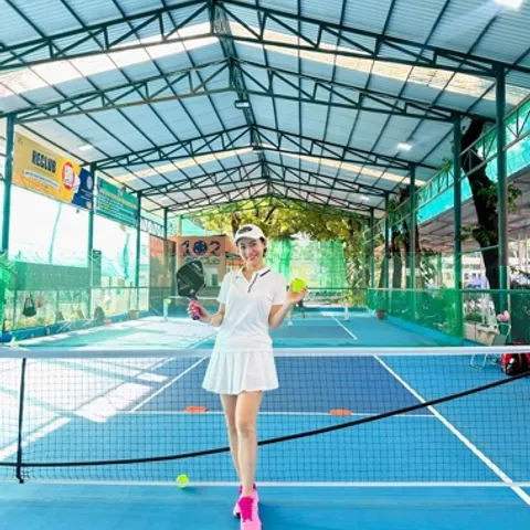 Sữa sữa pickleball