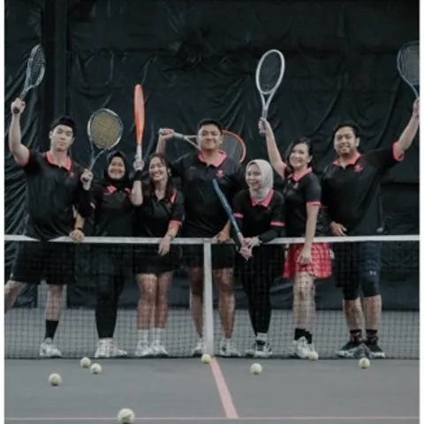 Ninenis Club
