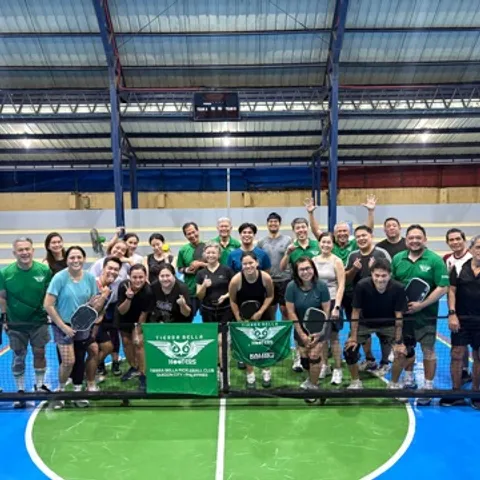 Tierra Bella Hooters Pickleball Club