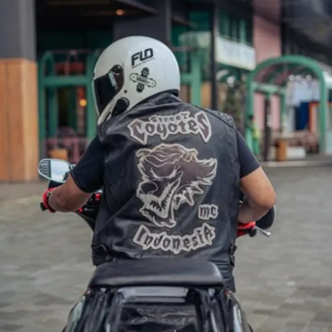 Street Coyotes MC padel 