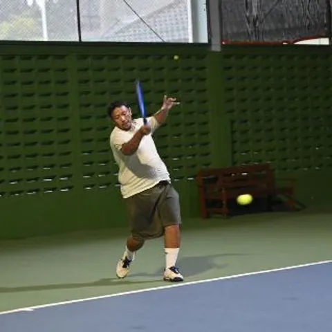 Sabtu Minggu Tenis Club