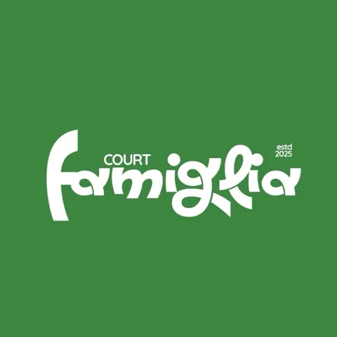 Court Famiglia