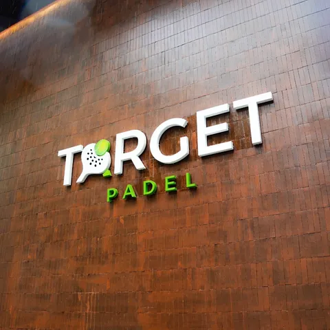 Target Padel Ampera