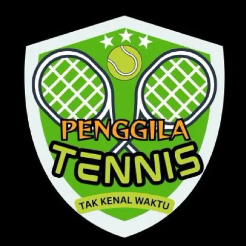 Penggila Tenis Tak Kenal Waktu