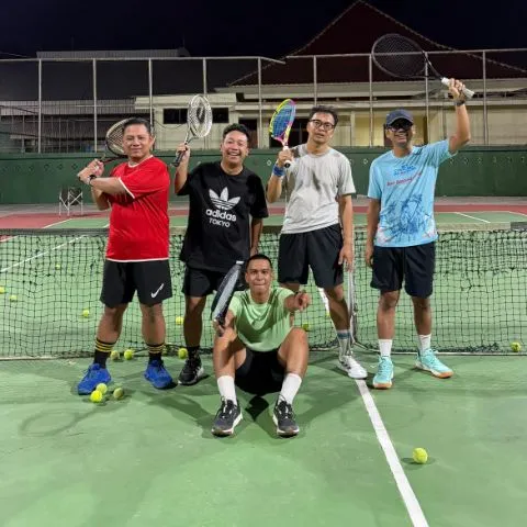 Kelas Bunga Matahari Tennis