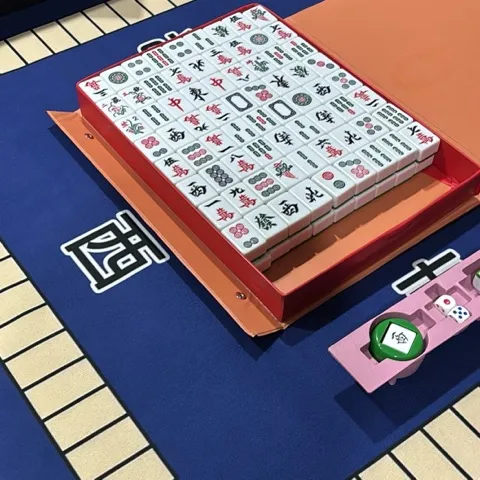 MAZE MAHJONG CLUB