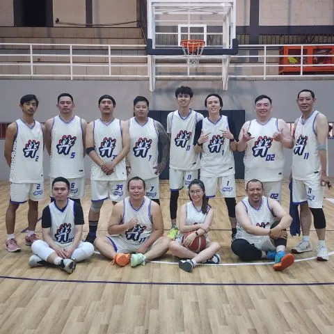 Hobbits basketball