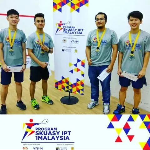 Squash Football Raket Club