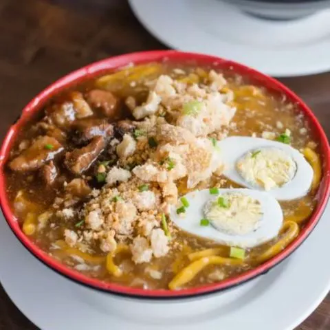 Lomi Court Crew
