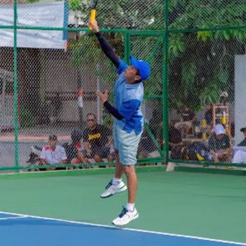 DEC PRIVATE TENNIS