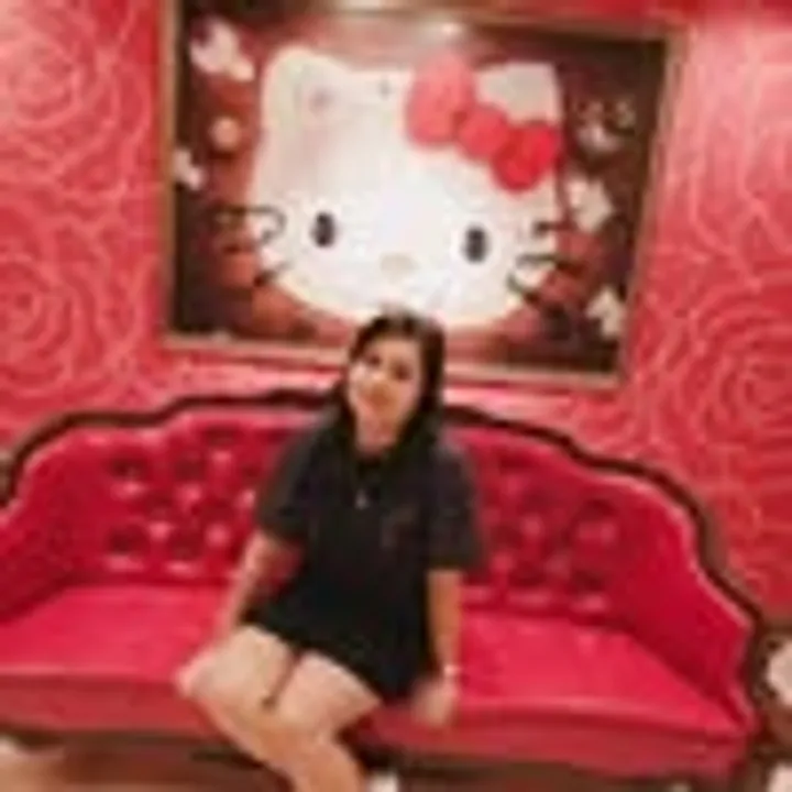 Almira Estrada avatar