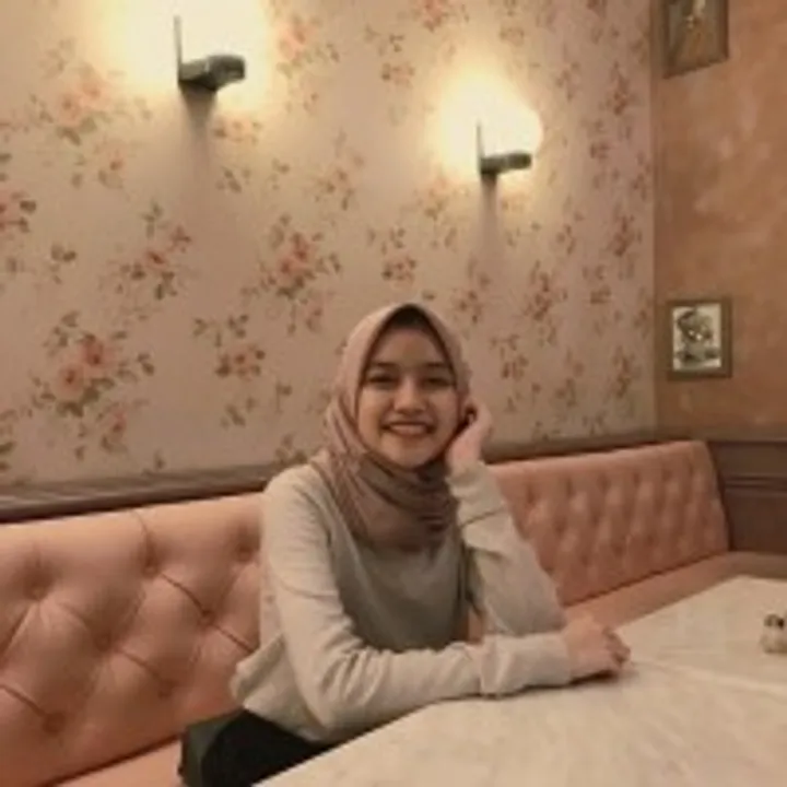 Nadhira avatar