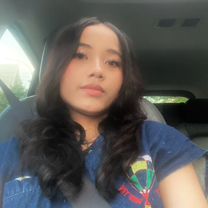 Hanifa avatar