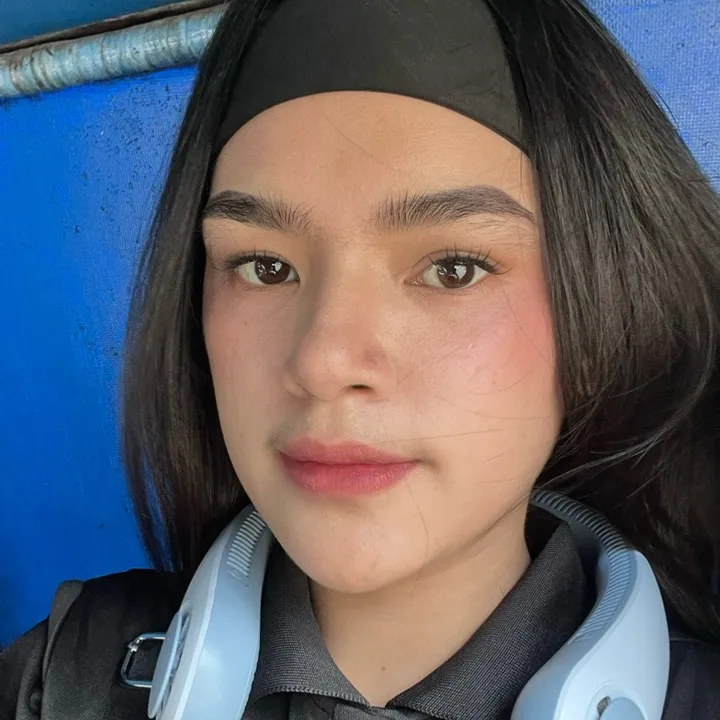 Ellie Eñona