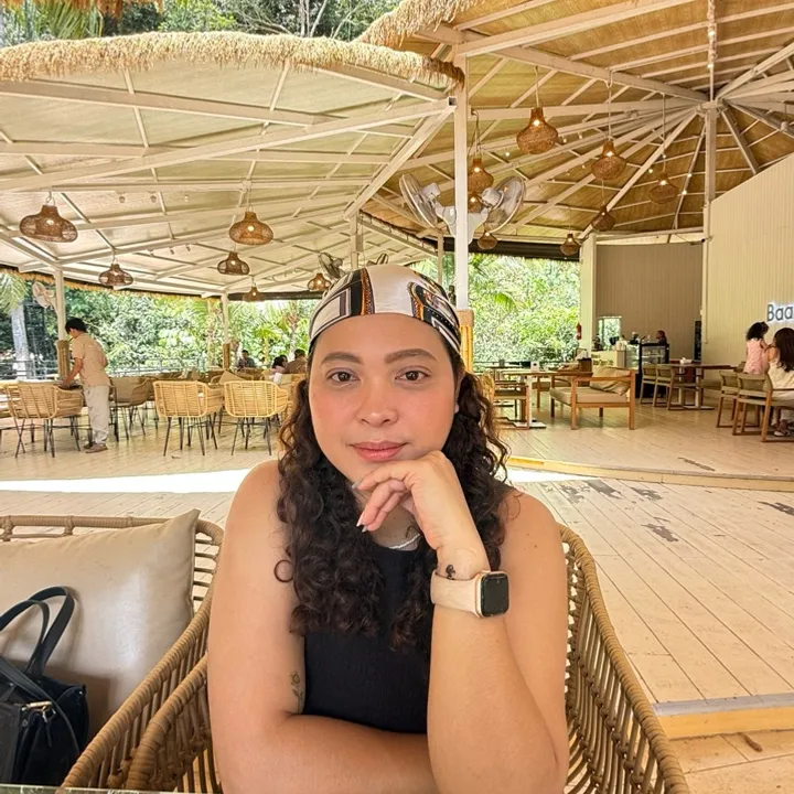Mae Flores